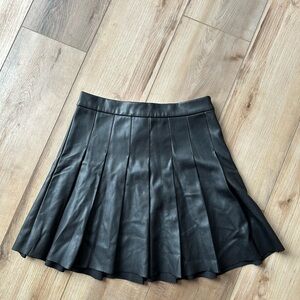 Garage Black Pleated Faux Leather Mini Skirt - Women XS